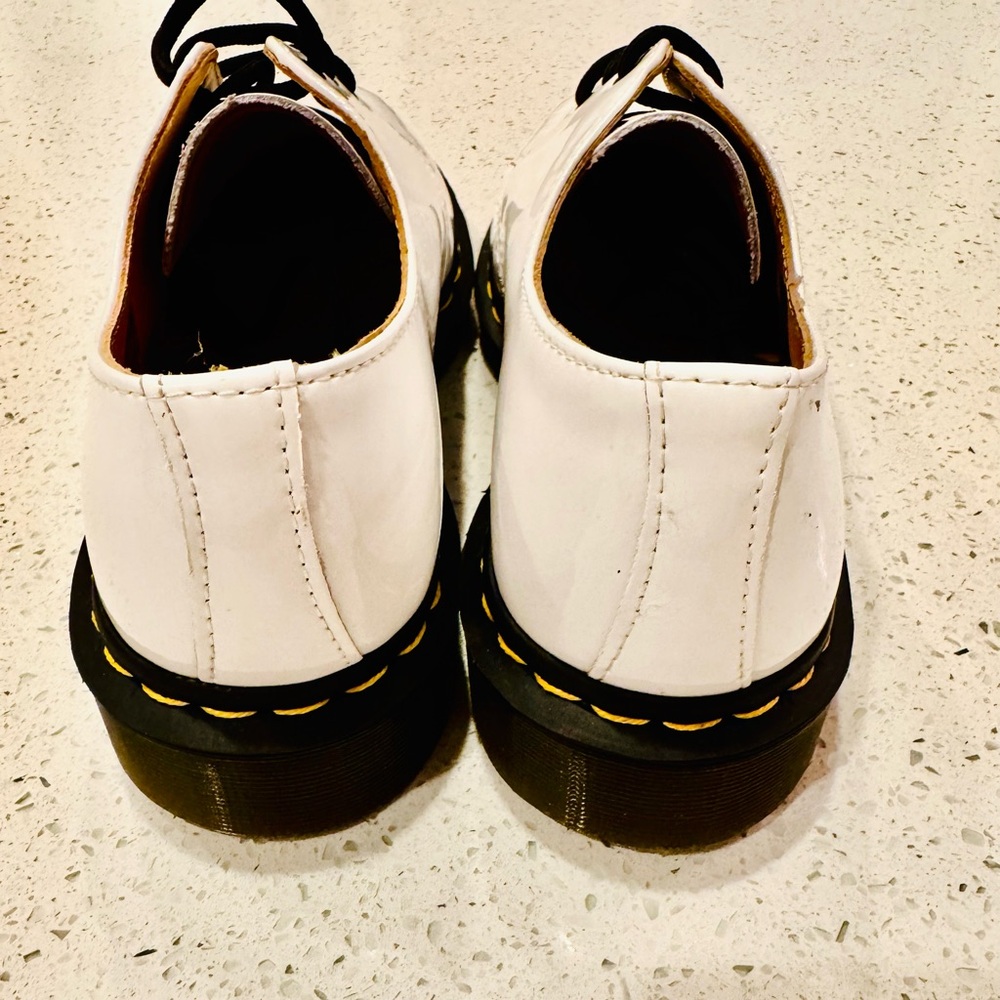 NWT👞🤍Dr. Martens 👞🤍 Smooth White Patent Leather Oxfords - Picture 3 of 8